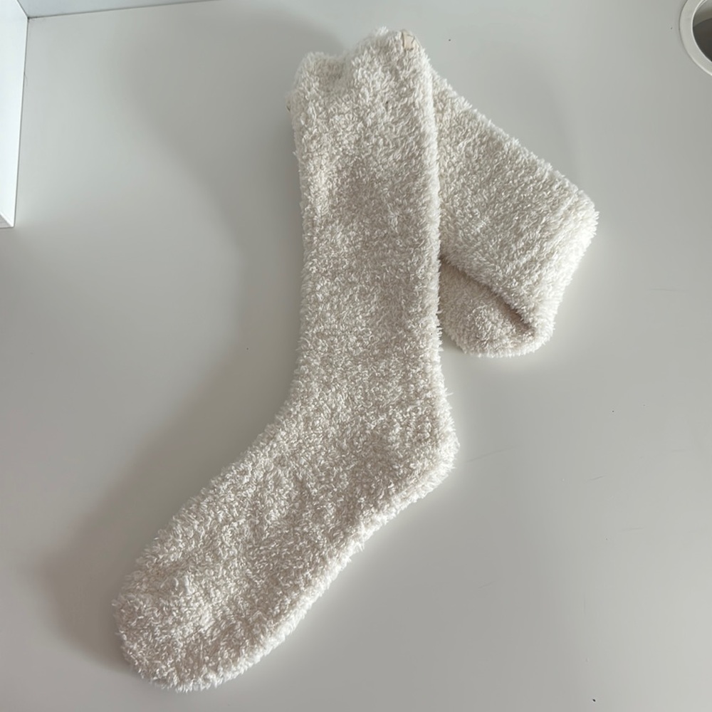 BAREFOOT DREAMS® CozyChic® Socks in Cream